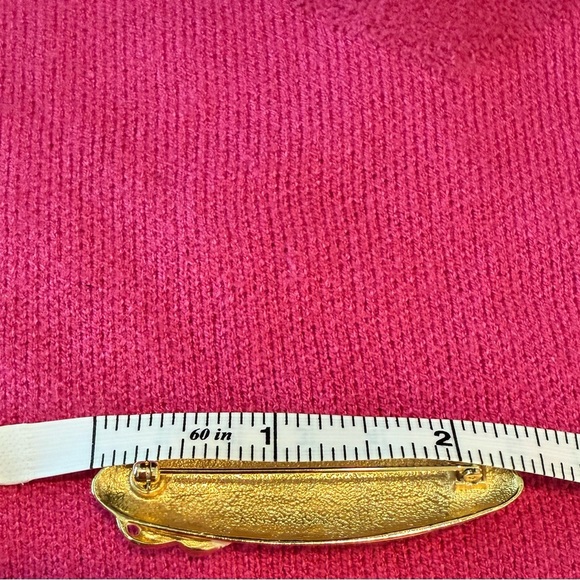 Elegant Gold and bone white brooch Leaf-Embellished - Picture 3 of 3